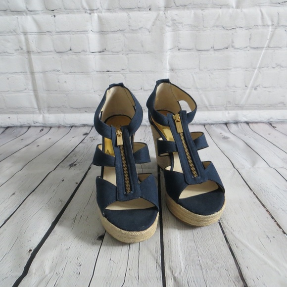 Michael Michael Kors Damita Wedge - Picture 5 of 5